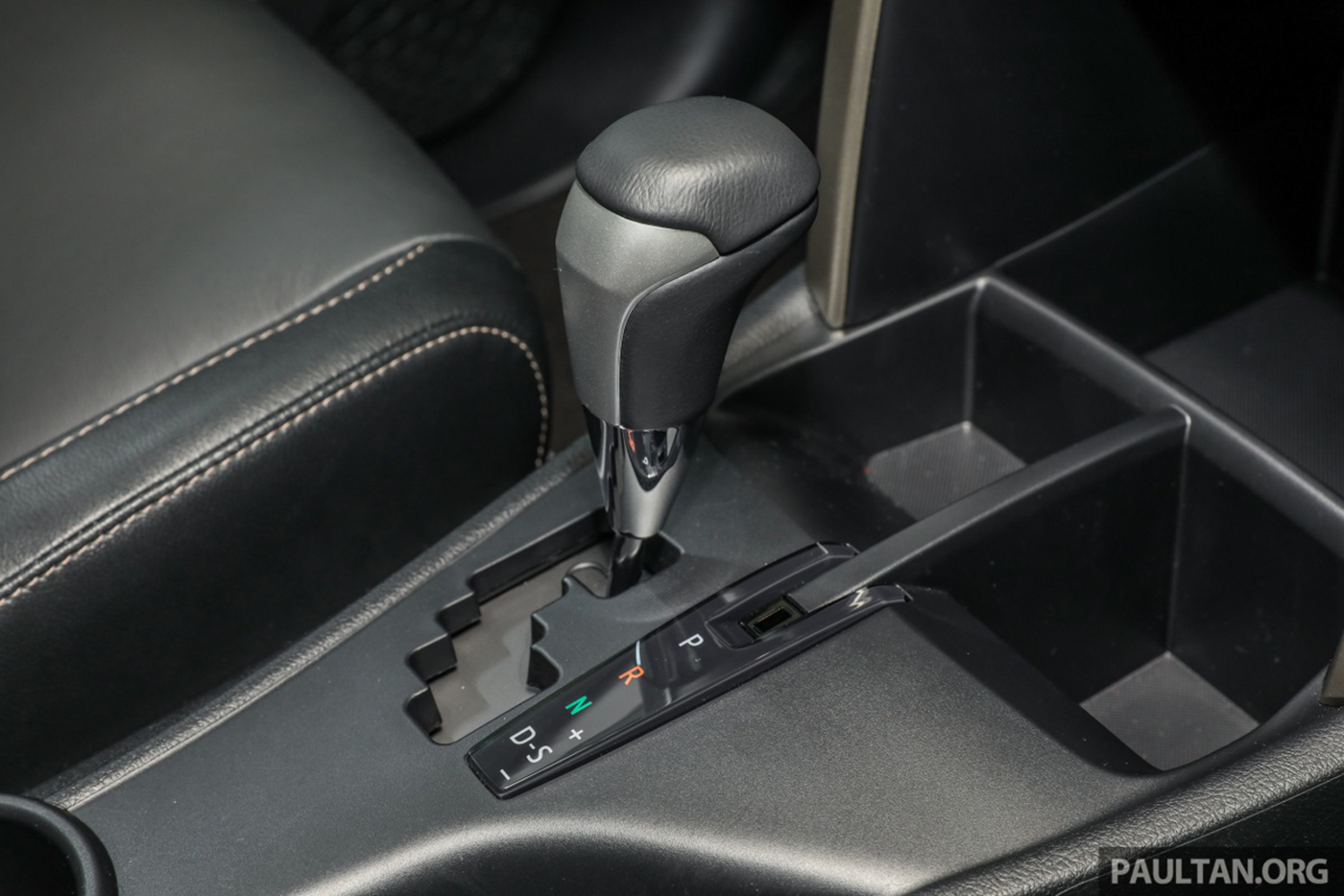 Xem thêm ảnh chi tiết Toyota Innova 2.0X 2018 tại thị trường Malaysia toyota-innova-x-2017-27.jpg