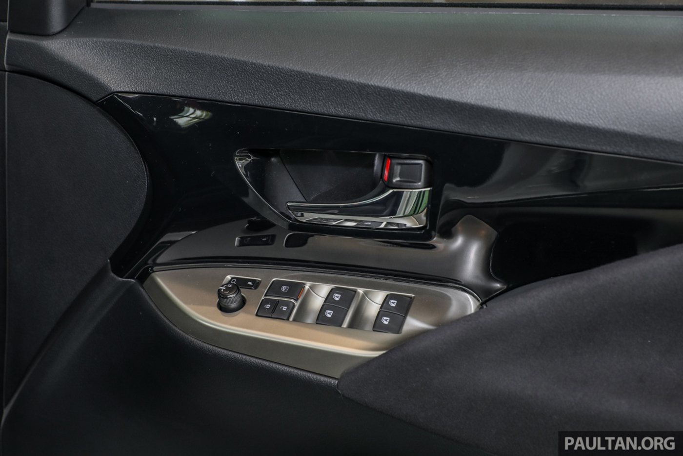 Xem thêm ảnh chi tiết Toyota Innova 2.0X 2018 tại thị trường Malaysia toyota-innova-x-2017-36.jpg