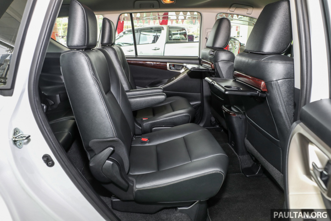 Xem thêm ảnh chi tiết Toyota Innova 2.0X 2018 tại thị trường Malaysia toyota-innova-x-2017-37.jpg