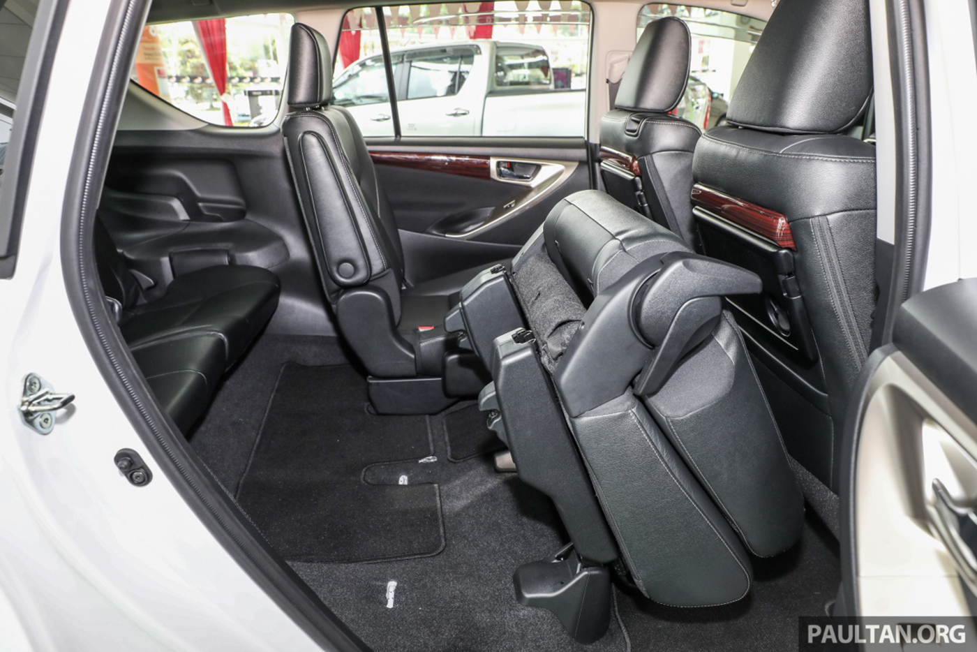 Xem thêm ảnh chi tiết Toyota Innova 2.0X 2018 tại thị trường Malaysia toyota-innova-x-2017-38.jpg