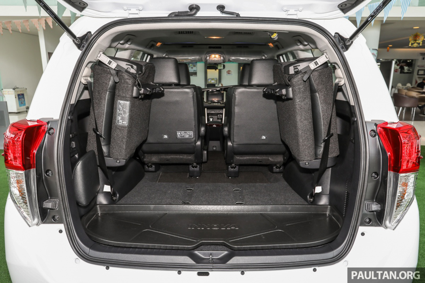 Xem thêm ảnh chi tiết Toyota Innova 2.0X 2018 tại thị trường Malaysia toyota-innova-x-2017-46.jpg