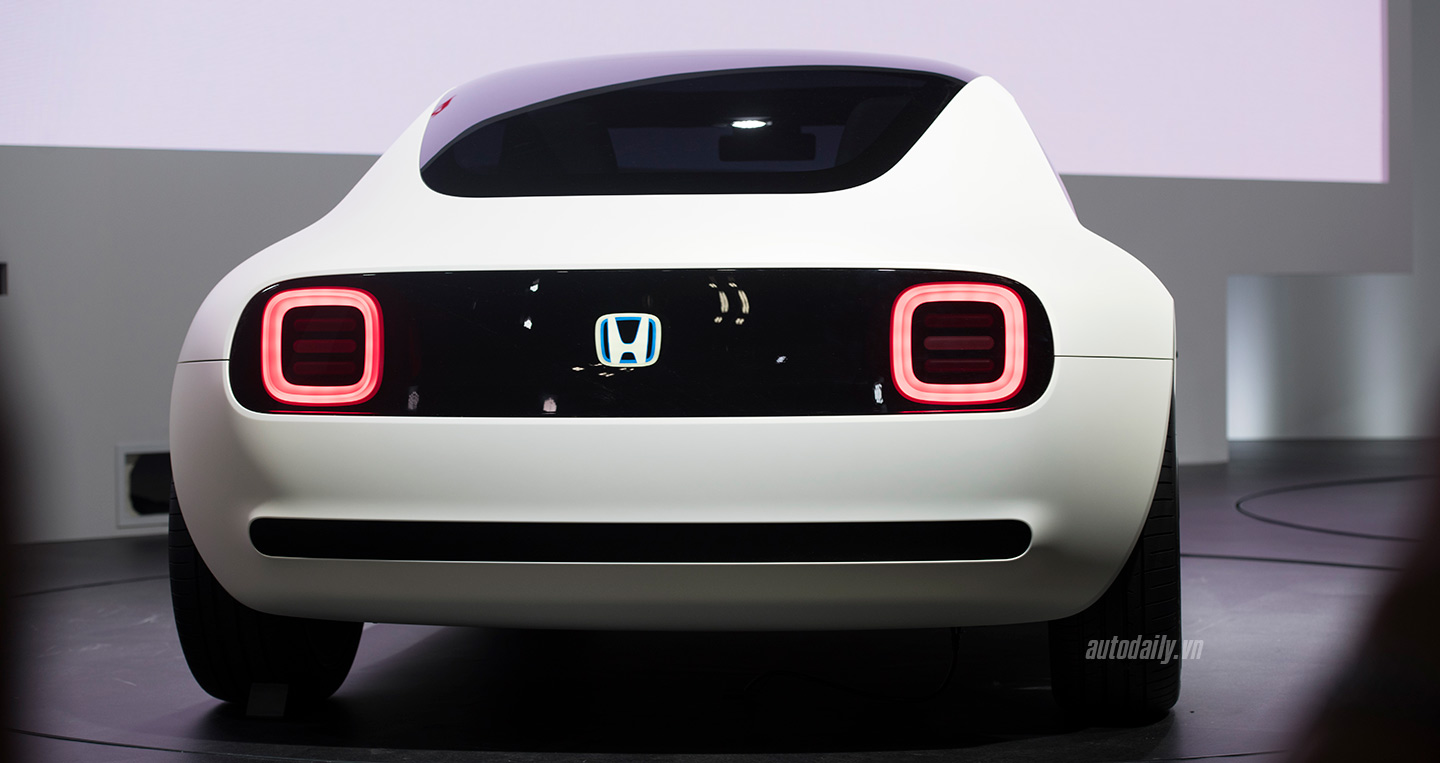 honda-sports-ev-concept-110.jpg