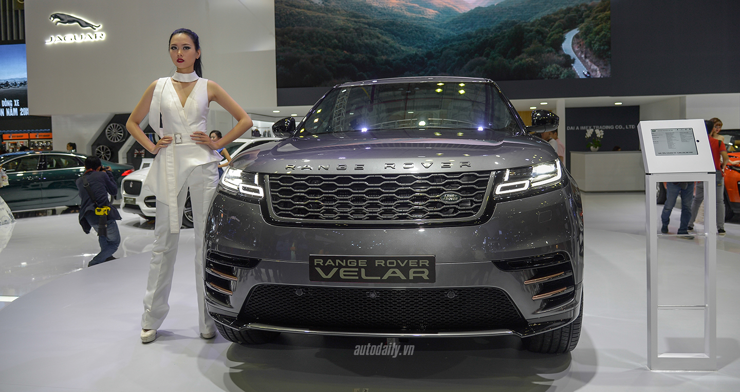 Jaguar Land Rover trưng bày dàn xe hơn 56 tỷ tại VIMS 2017
