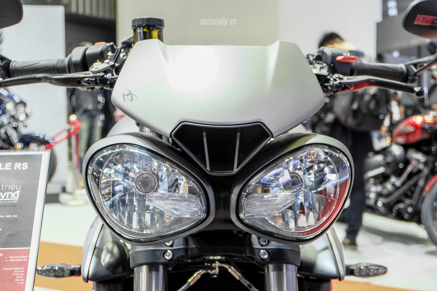 triumph-street-triple-rs-3.jpg