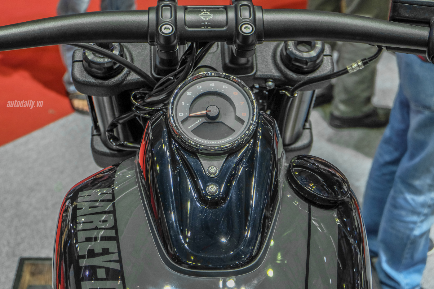 Xem thêm ảnh chi tiết Harley-Davidson Fat Bob 2018 harley-davidson-fat-bob-2018-19.jpg