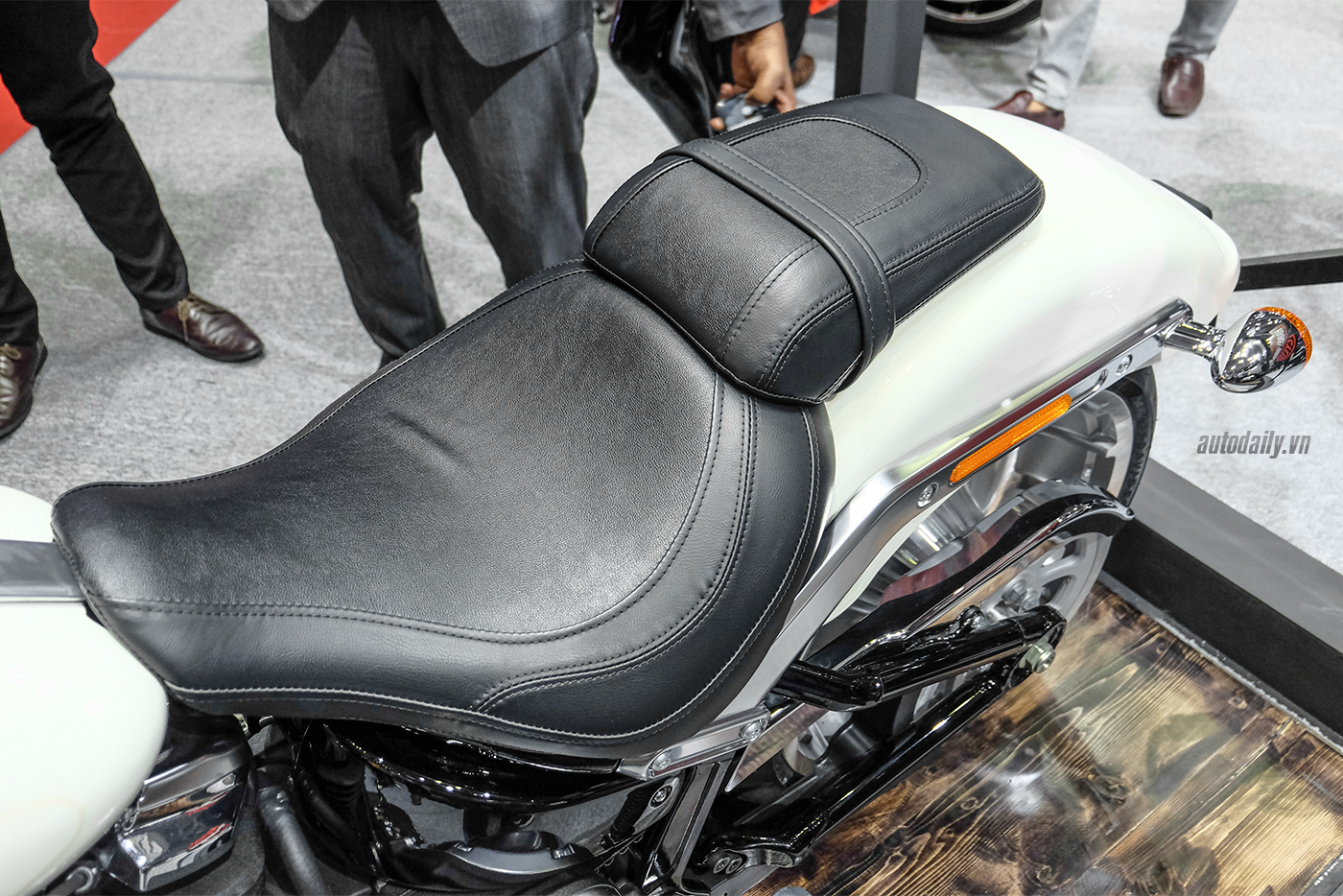 Xem thêm ảnh chi tiết Harley-Davidson Fat Boy 2018 harley-davidson-fat-boy-2018-37.jpg