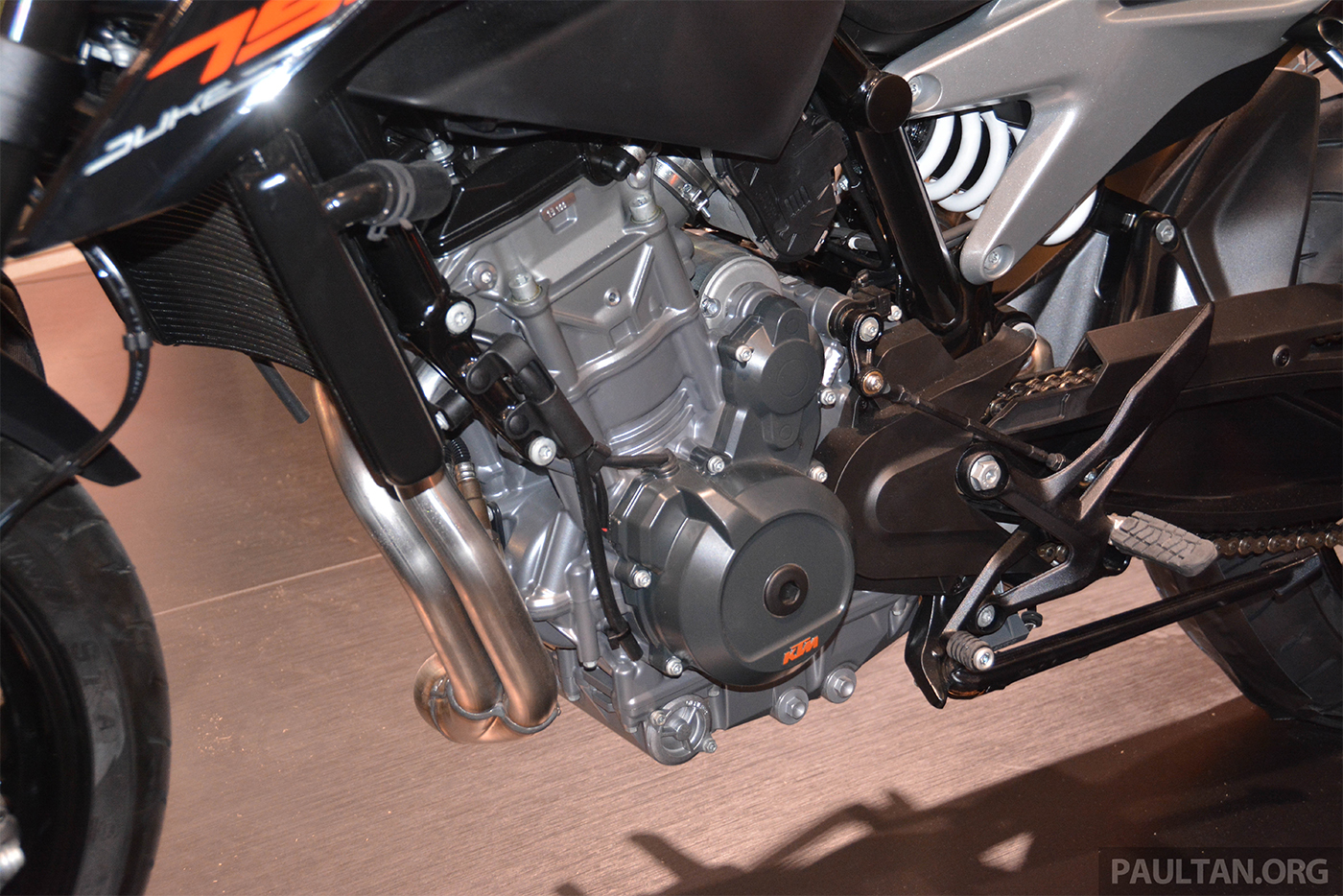 ktm-790-duke-2018-9.jpg