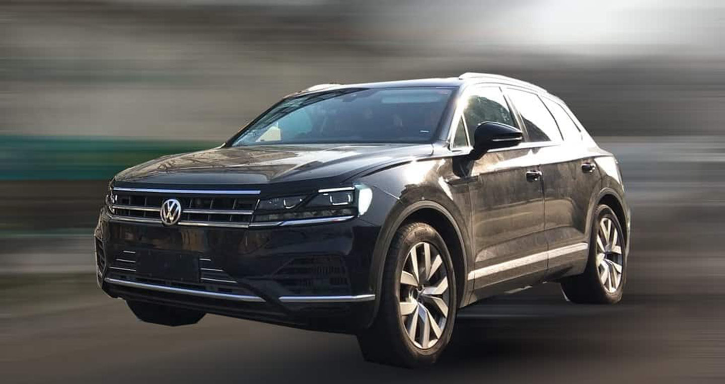 2019-vw-touareg-spied.jpg