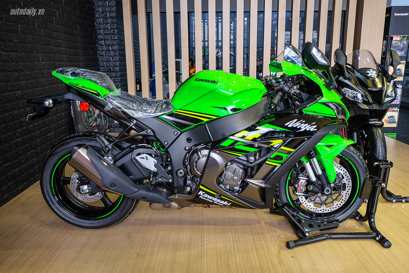 kawasaki-zx-10r-2018-13.jpg