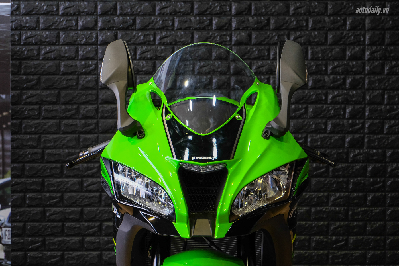 kawasaki-zx-10r-2018-4.jpg