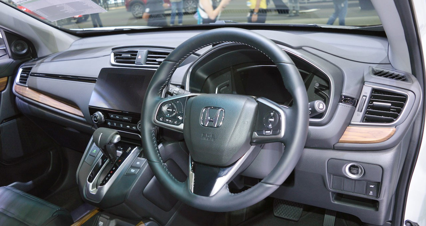 honda-cr-v-modulo-at-thai-motor-expo-2017-dashboard.jpg