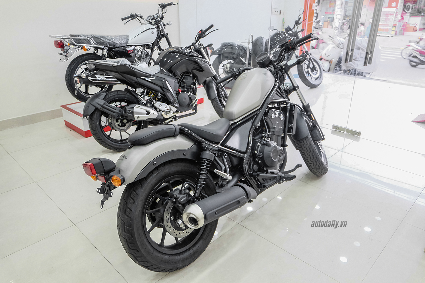 honda-rebel-500-abs-2017-10-1.jpg