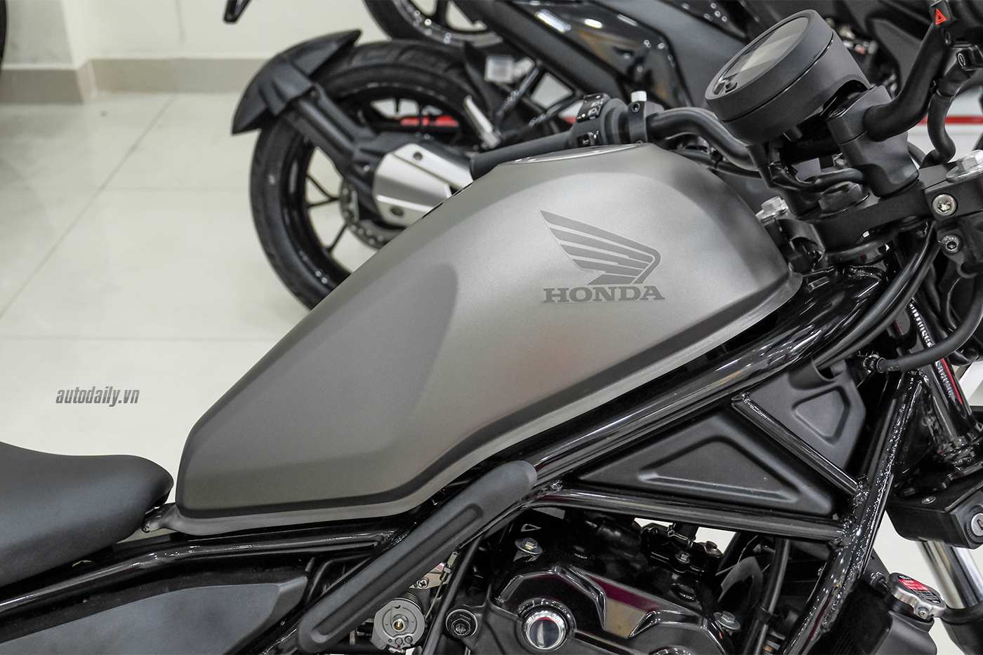 honda-rebel-500-abs-2017-12-1.jpg