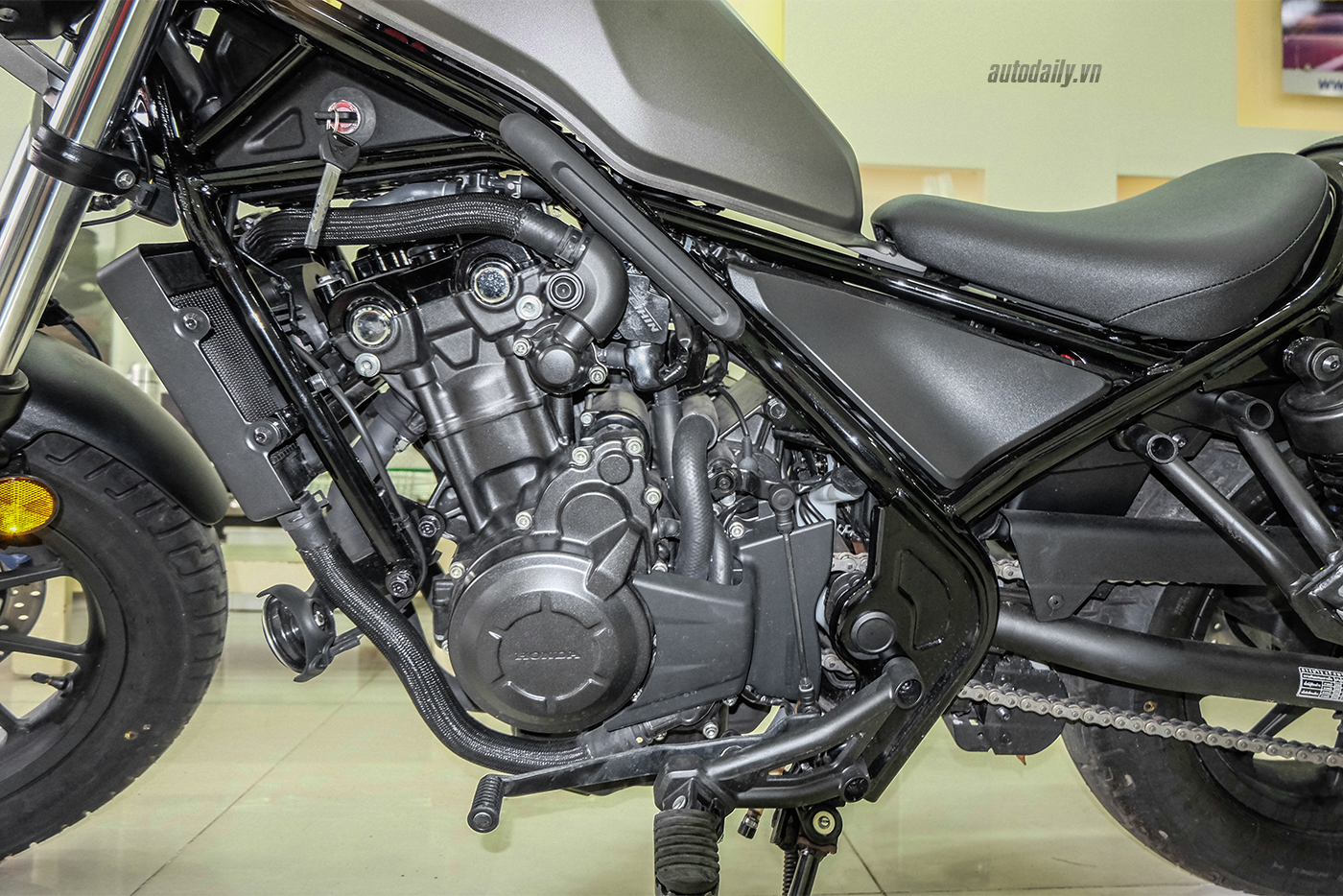 honda-rebel-500-abs-2017-4-1.jpg