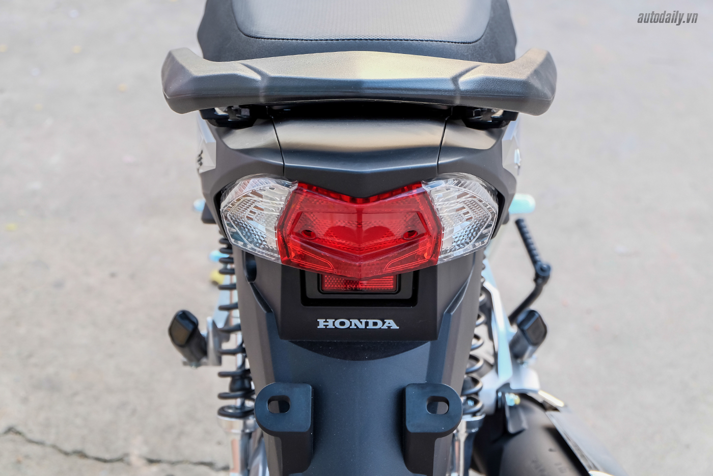honda-blade-1.jpg