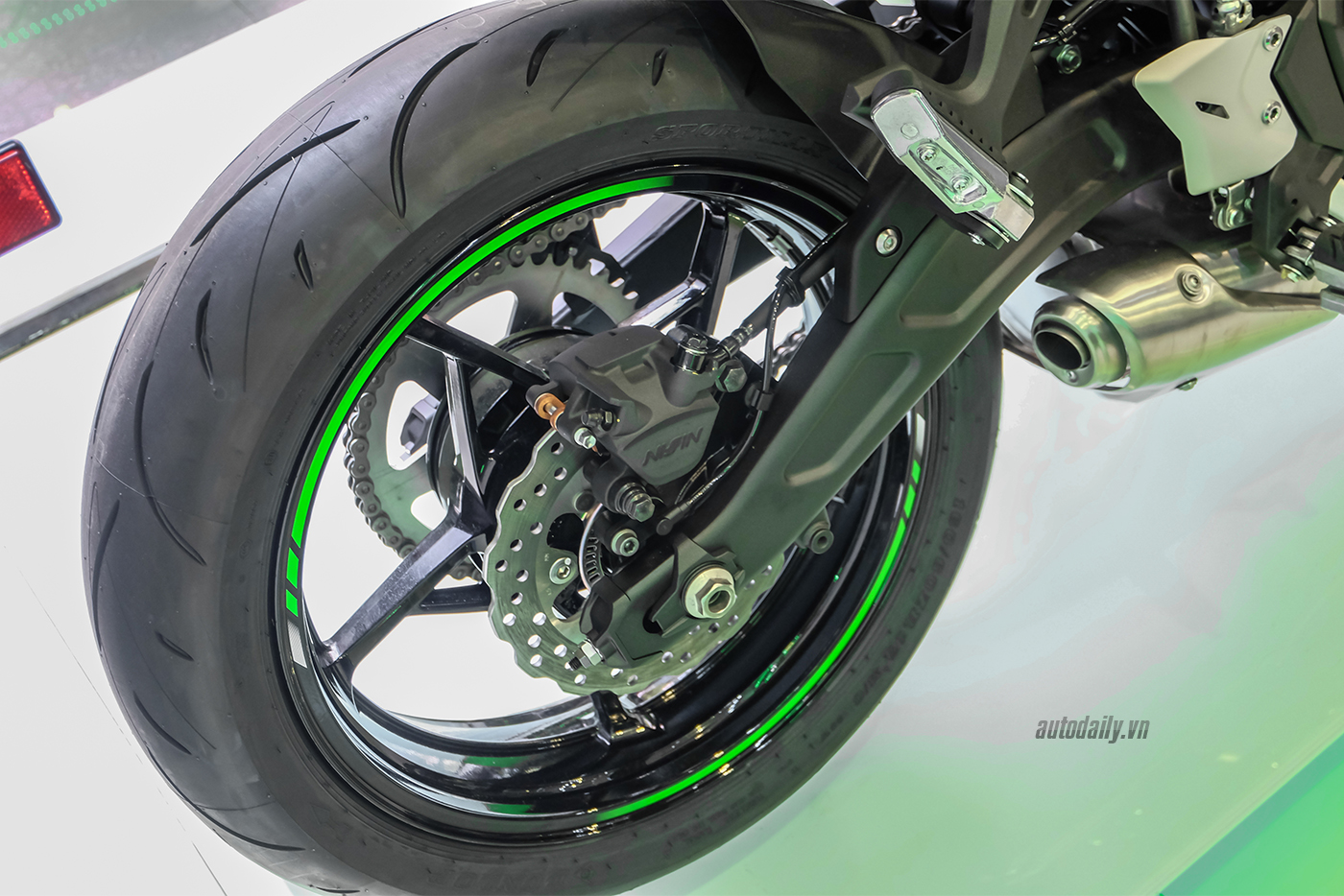 kawasaki-ninja-z650-2018-8.jpg