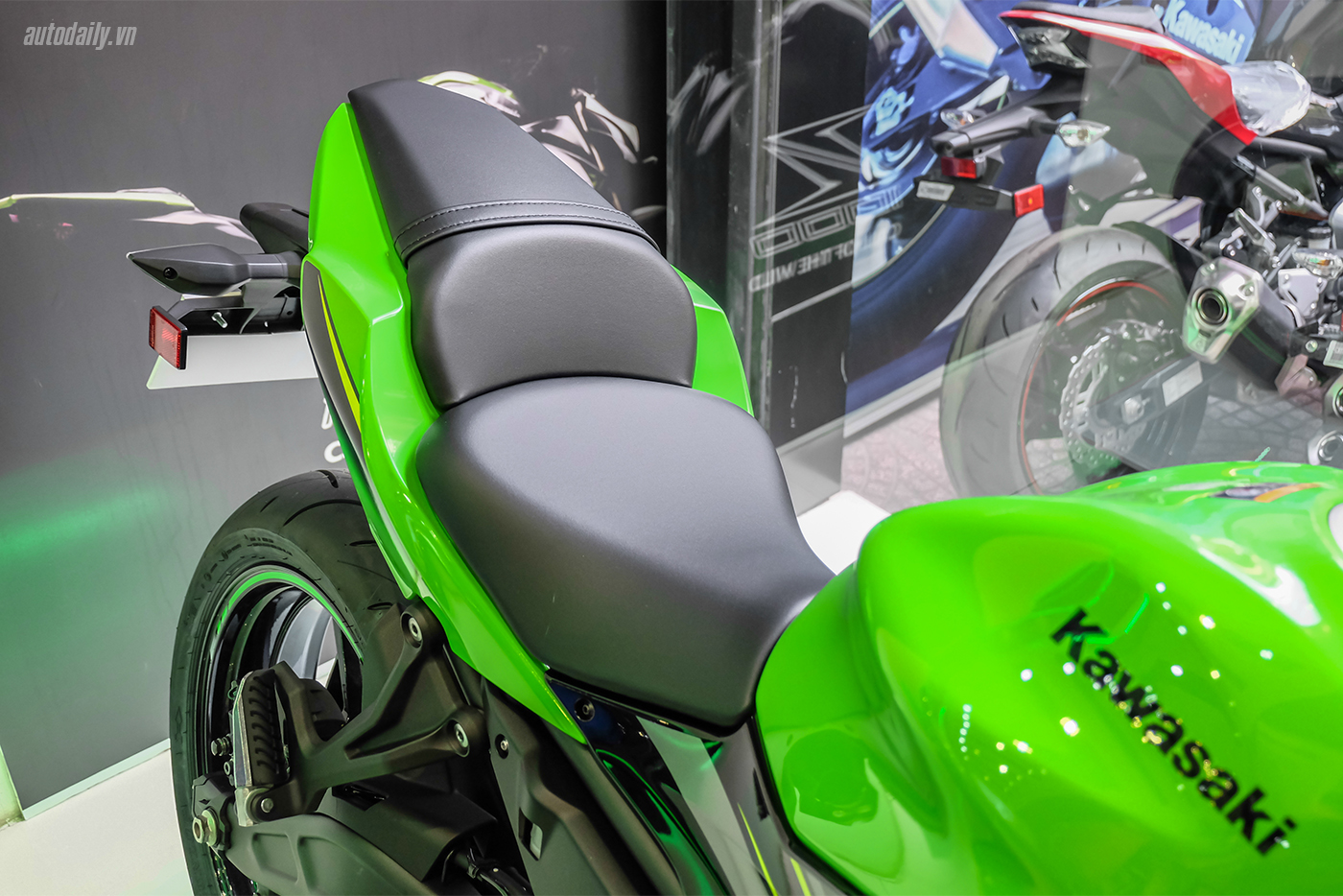 kawasaki-ninja-z650-2018-9.jpg