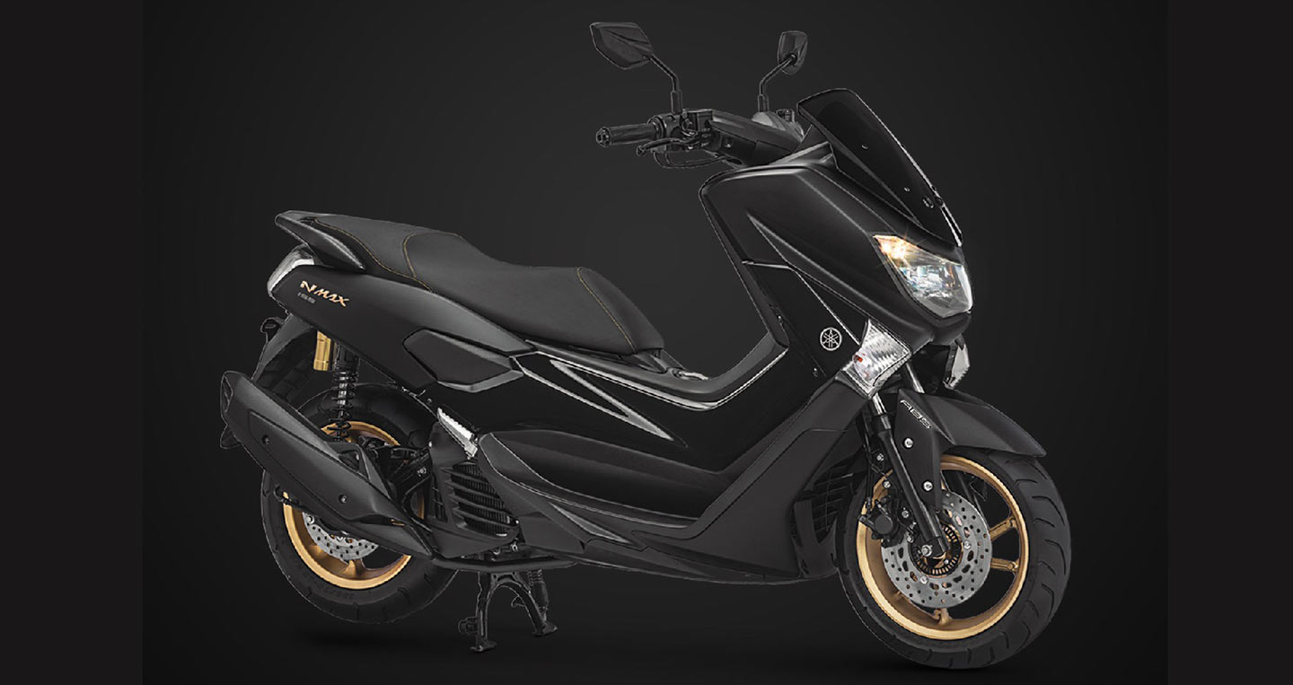 2018-yamaha-nmax-155-black-front-right-quarter.jpg