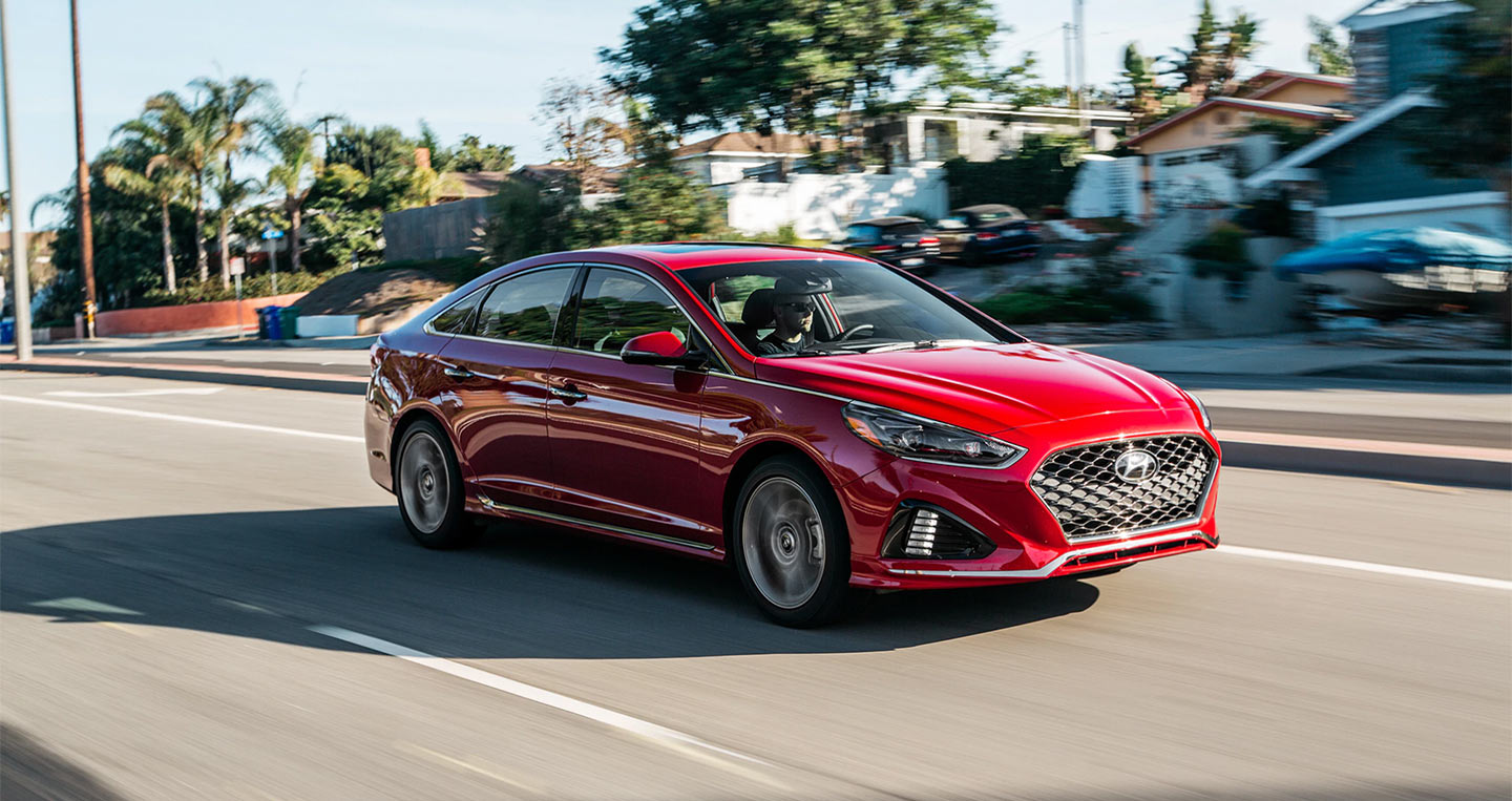Hyundai Sonata 2.0T 2018: Đủ sức đương đầu với Accord và Camry 2018?