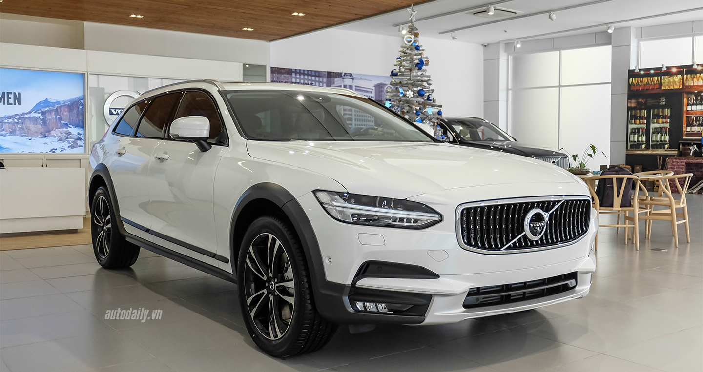 volvo-v90-cross-country-2018-2.jpg