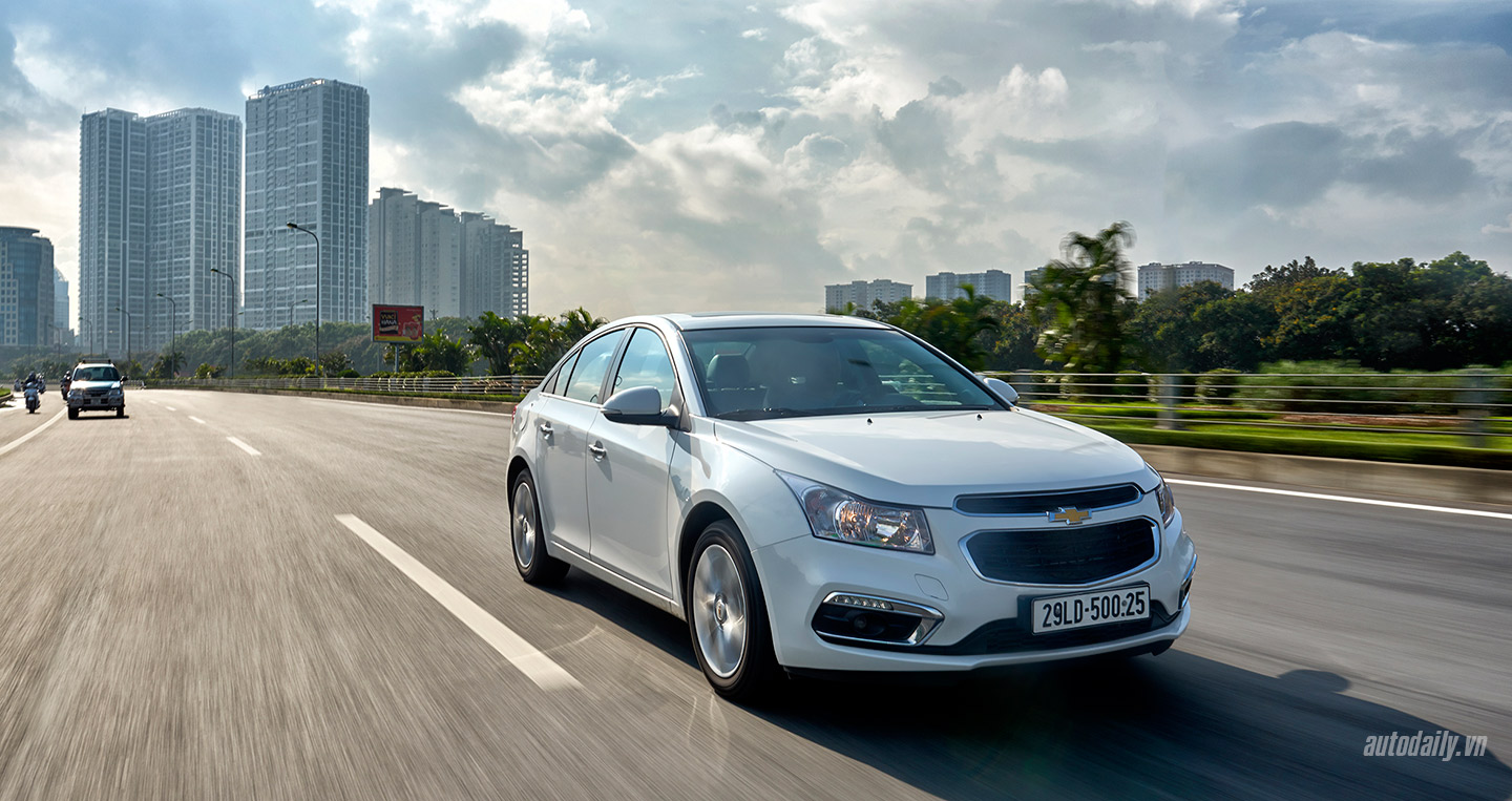 chevrolet-cruze-lowres4.jpg
