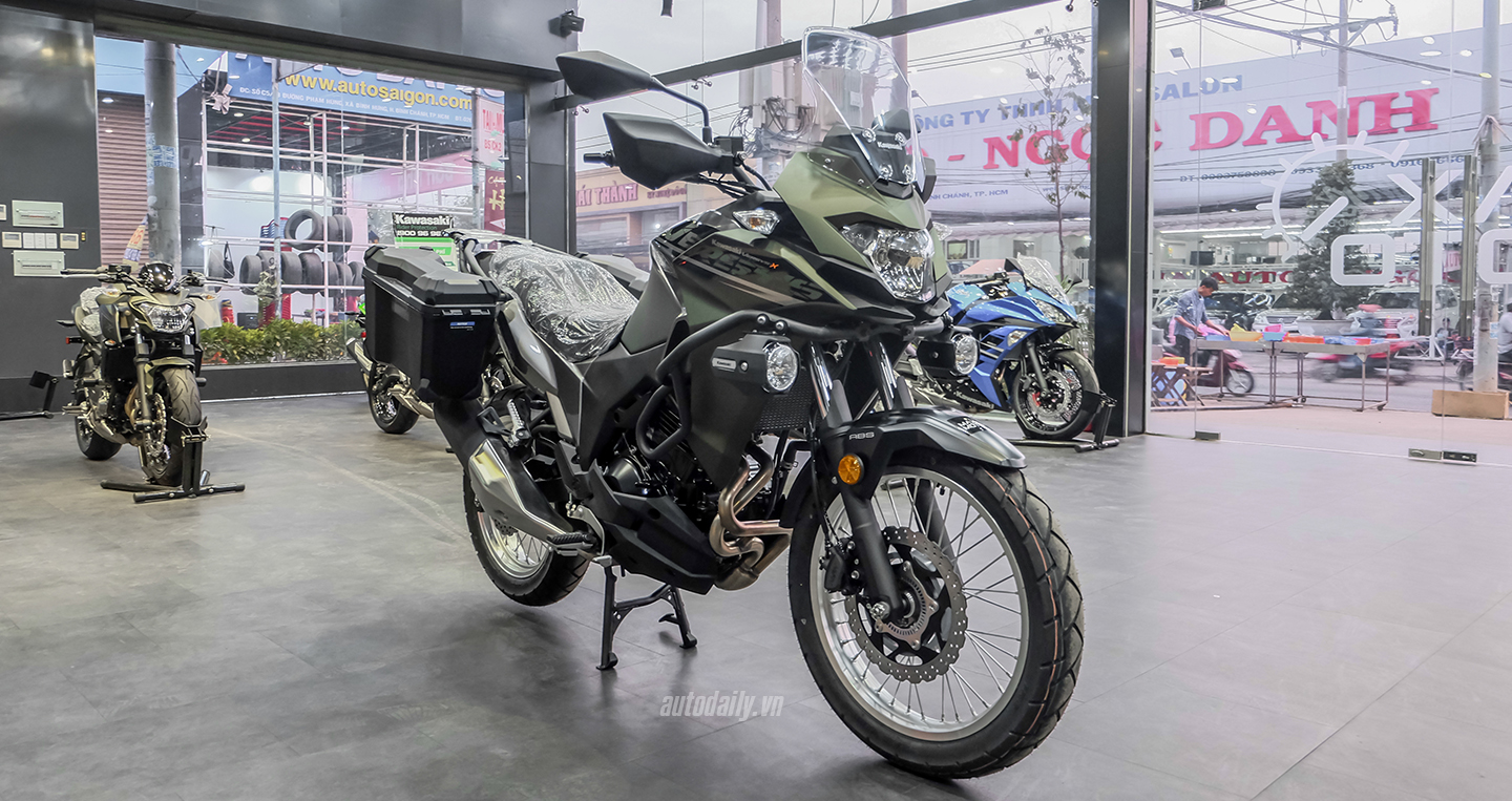 Môtô đường trường Kawasaki Versys X300 2018 về Việt Nam, giá 169 triệu đồng