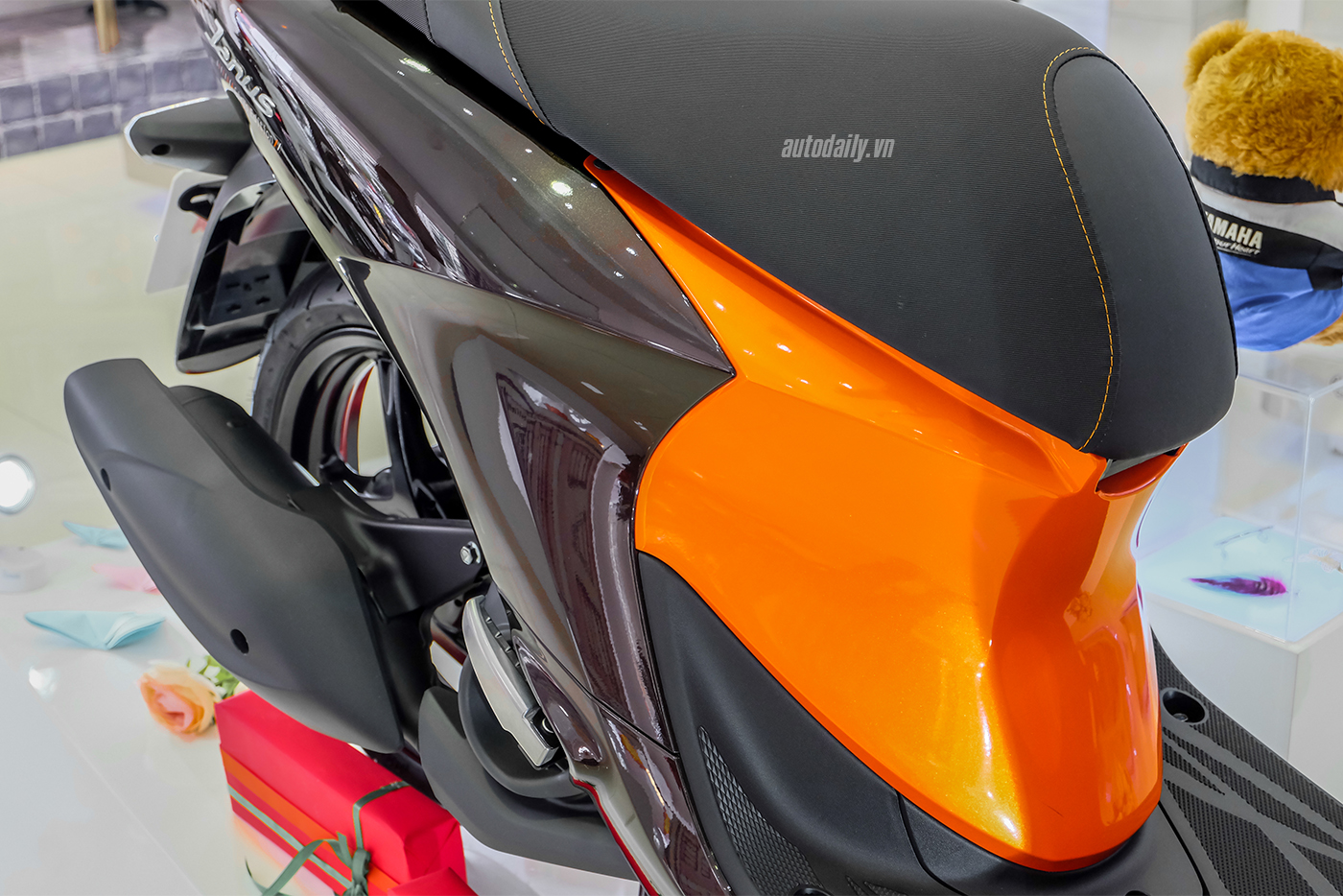 Xem thêm ảnh Yamaha Janus Limited phiên bản màu cam mới yamaha-janus-limited-10.jpg