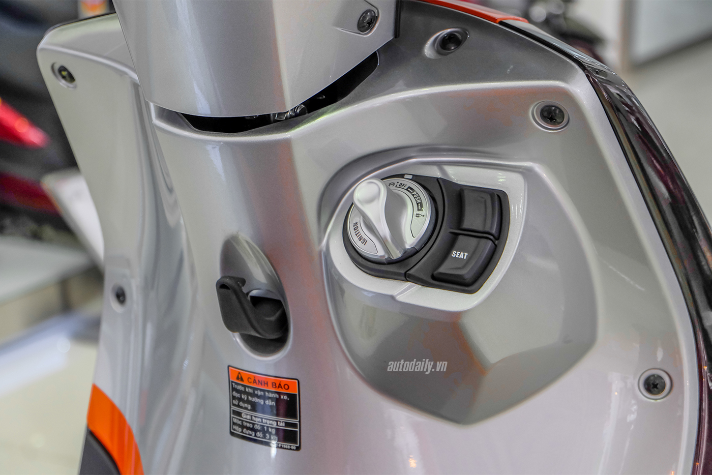 Xem thêm ảnh Yamaha Janus Limited phiên bản màu cam mới yamaha-janus-limited-16.jpg