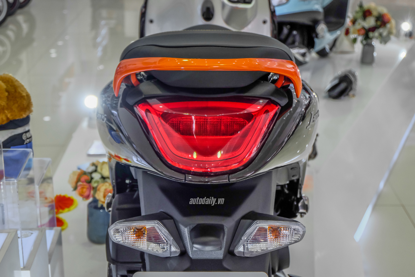 Xem thêm ảnh Yamaha Janus Limited phiên bản màu cam mới yamaha-janus-limited-5.jpg