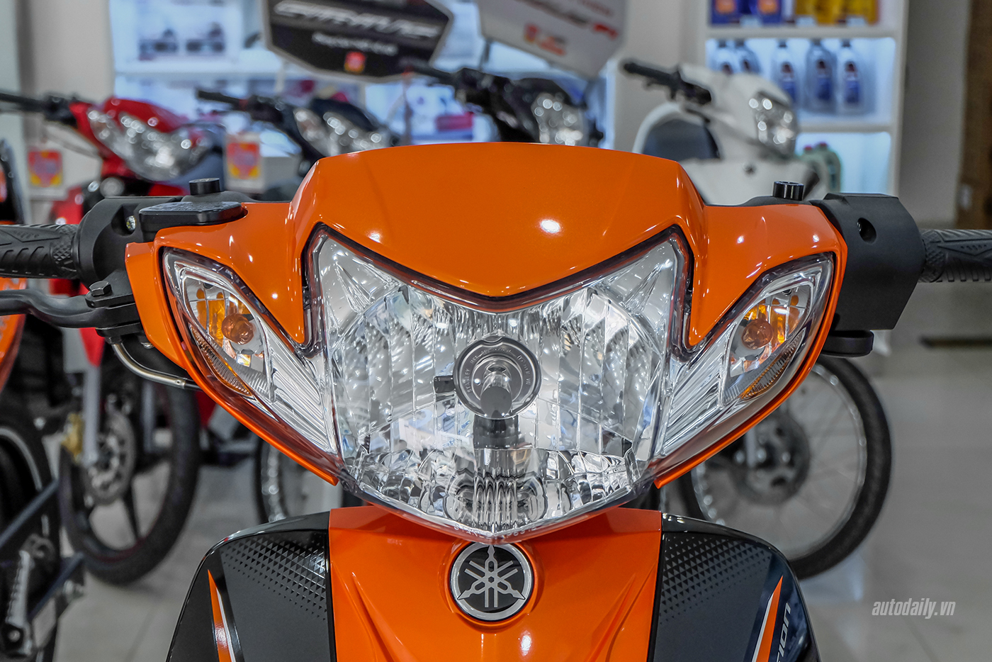 Xem thêm ảnh Yamaha Sirius RC phiên bản vành đúc màu cam yamaha-sirius-10.jpg