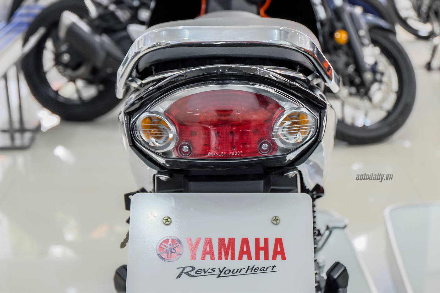 Xem thêm ảnh Yamaha Sirius RC phiên bản vành đúc màu cam yamaha-sirius-6.jpg