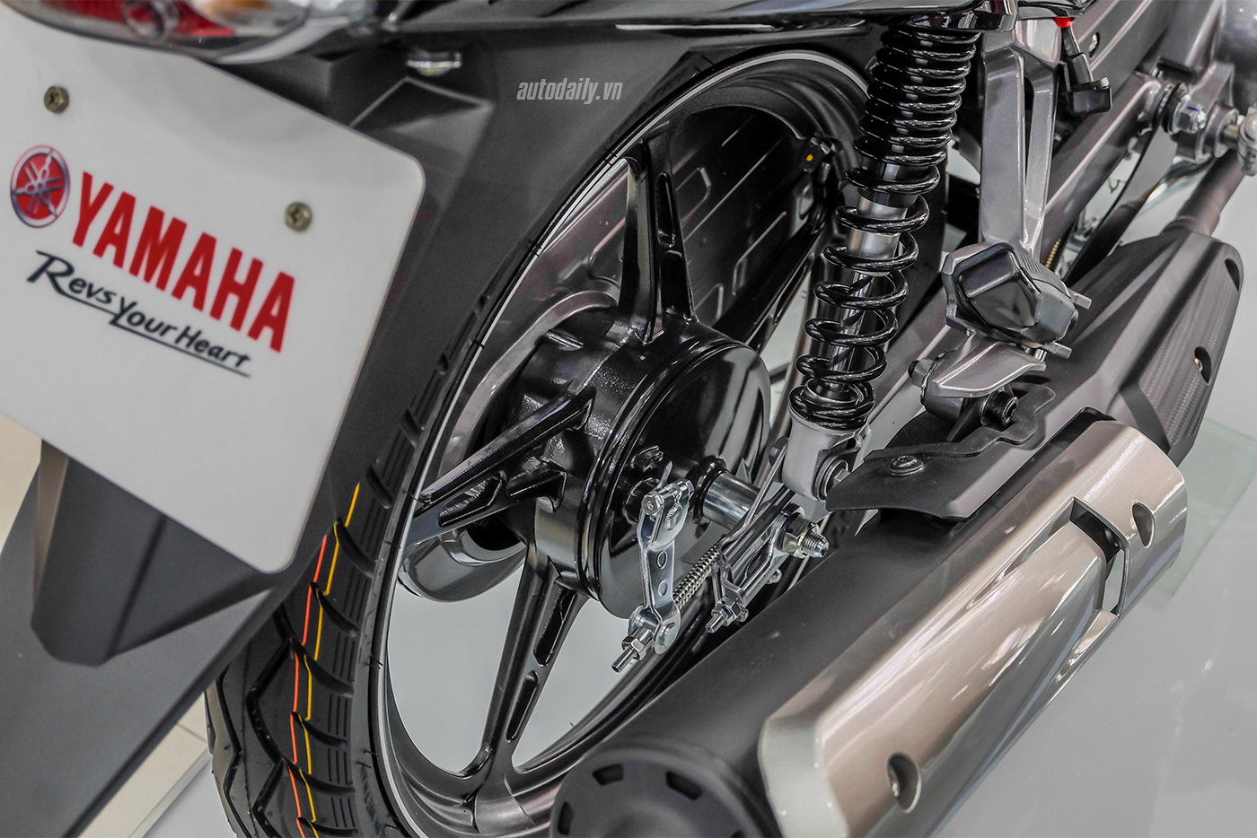 Xem thêm ảnh Yamaha Sirius RC phiên bản vành đúc màu cam yamaha-sirius-7.jpg