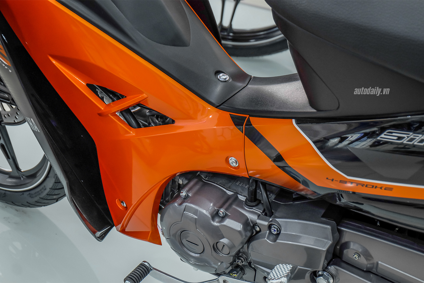 Xem thêm ảnh Yamaha Sirius RC phiên bản vành đúc màu cam yamaha-sirius-9.jpg