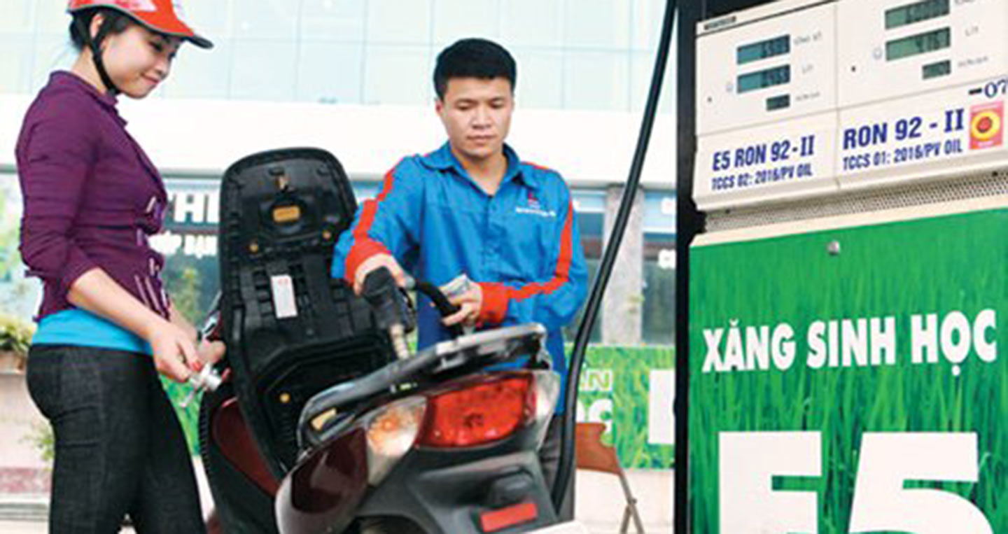 sap-khai-tu-xang-ron-92-xe-cu-co-ngan-xang-e5.jpg