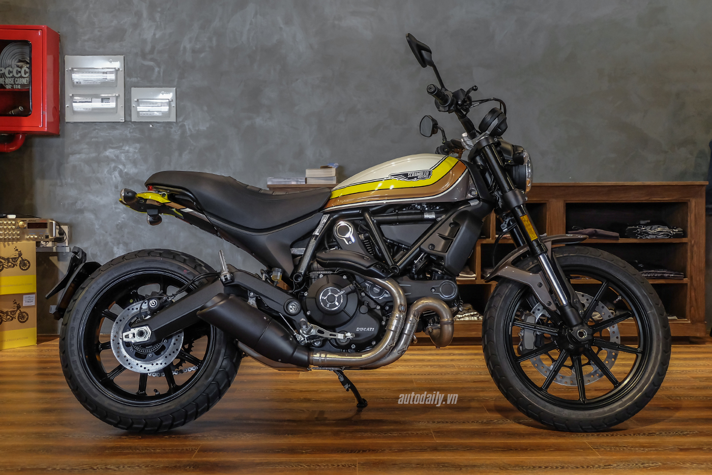 ducati-scrambler-mach-2-2.jpg