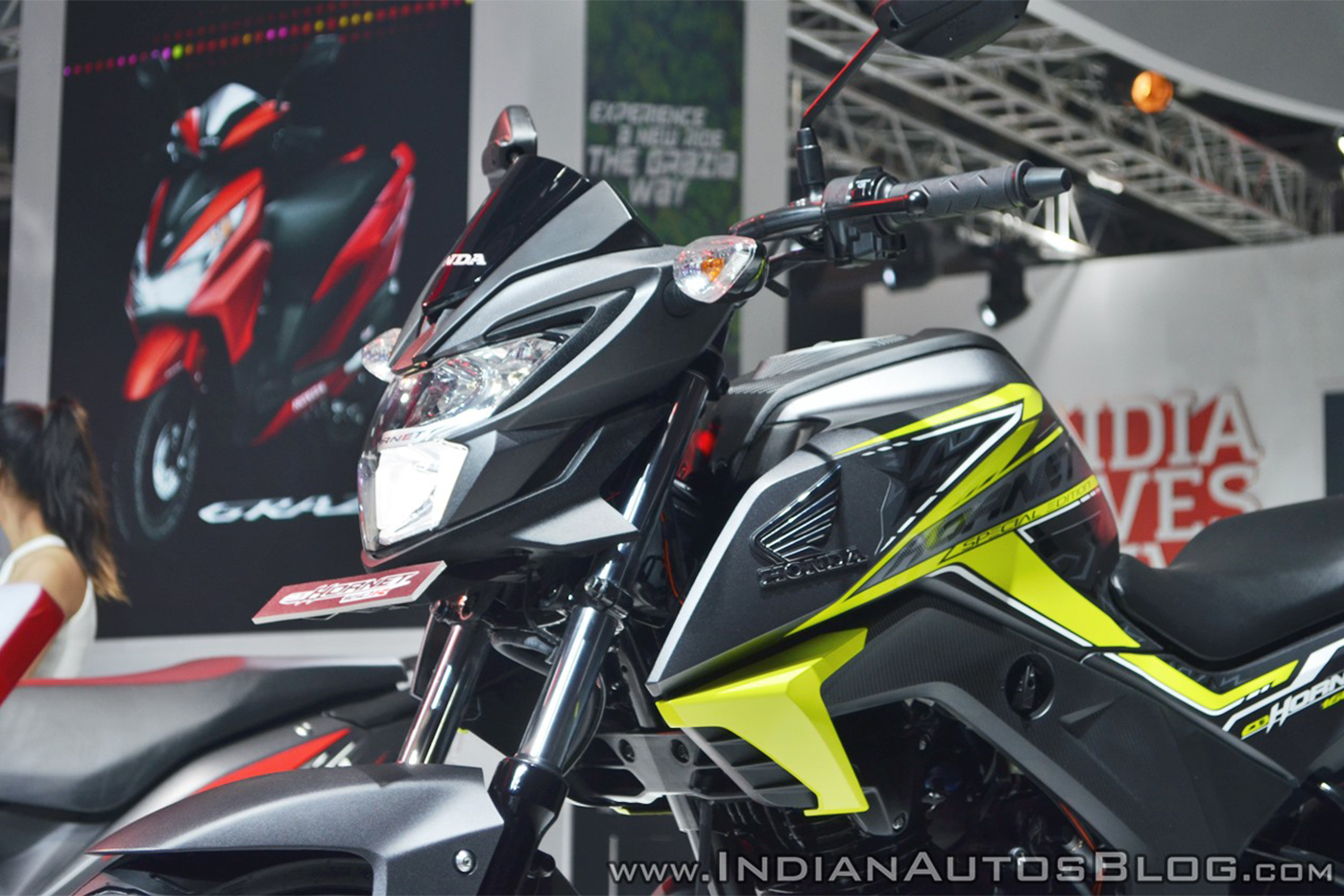 2018-honda-cb-hornet-160r-tank-extensions-at-2018-auto-expo.jpg