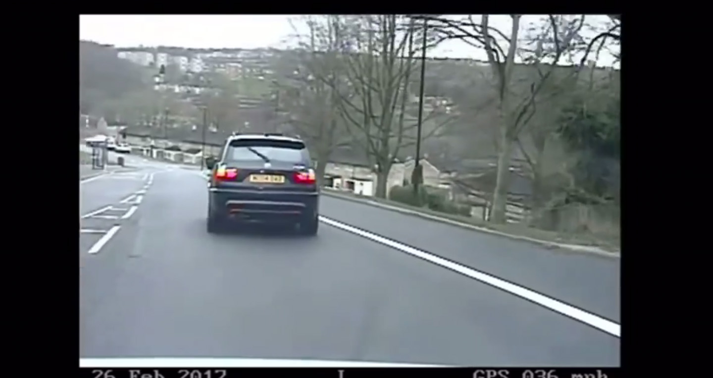 Video: Nhóm trộm lái BMW X3 chạy trốn cảnh sát