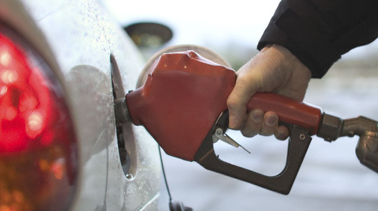 Giá bán lẻ xăng sẽ biến động như thế nào khi tăng thuế bảo vệ môi trường?