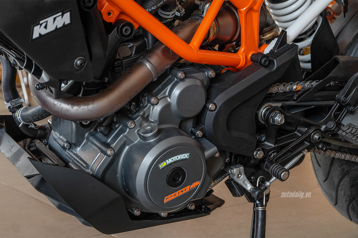 ktm-duke-390-2018-2.jpg