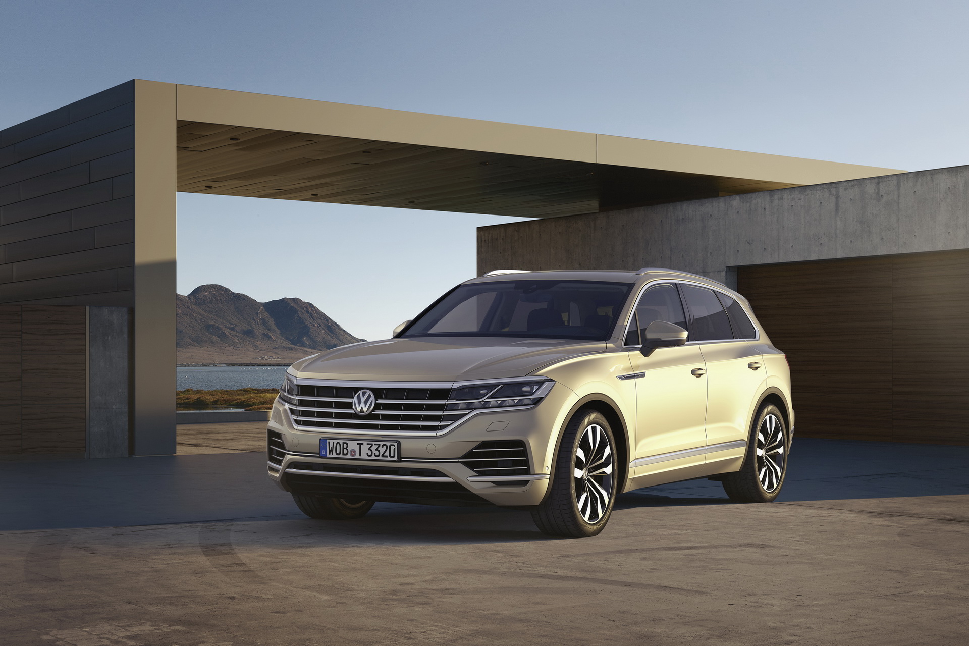 2019-vw-touareg-02.jpg