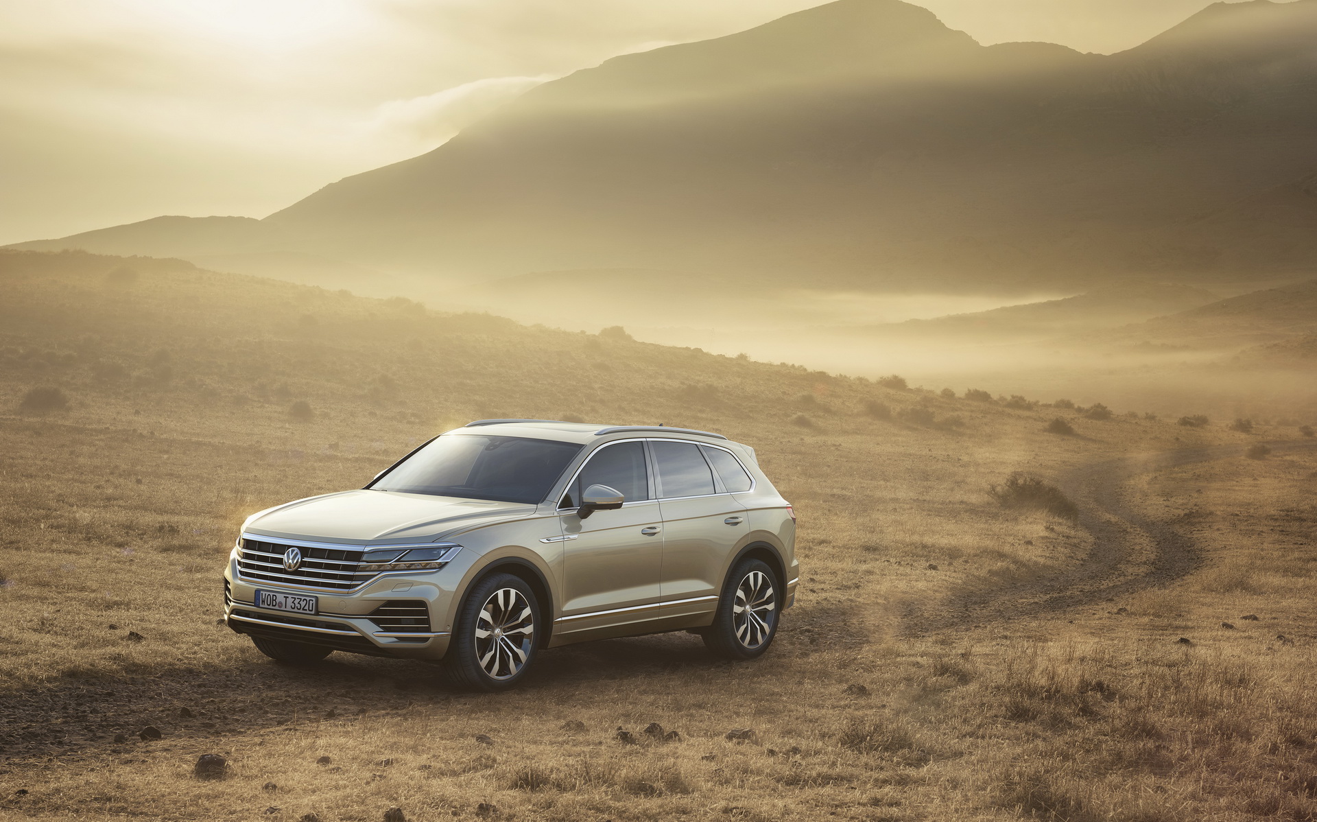 2019-vw-touareg-07.jpg