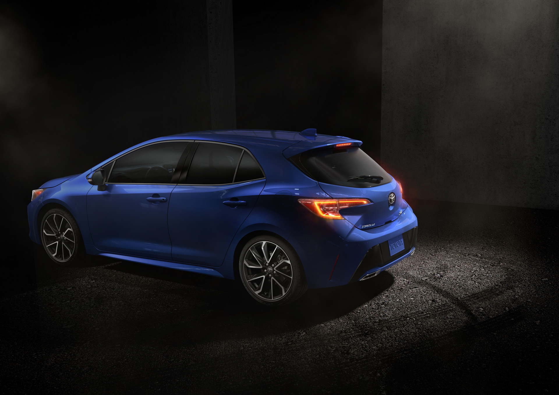 2019-toyota-corolla-11.jpg