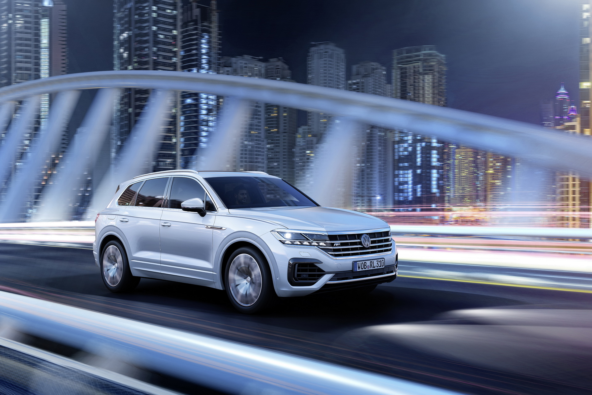 2019-vw-touareg-27-1.jpg