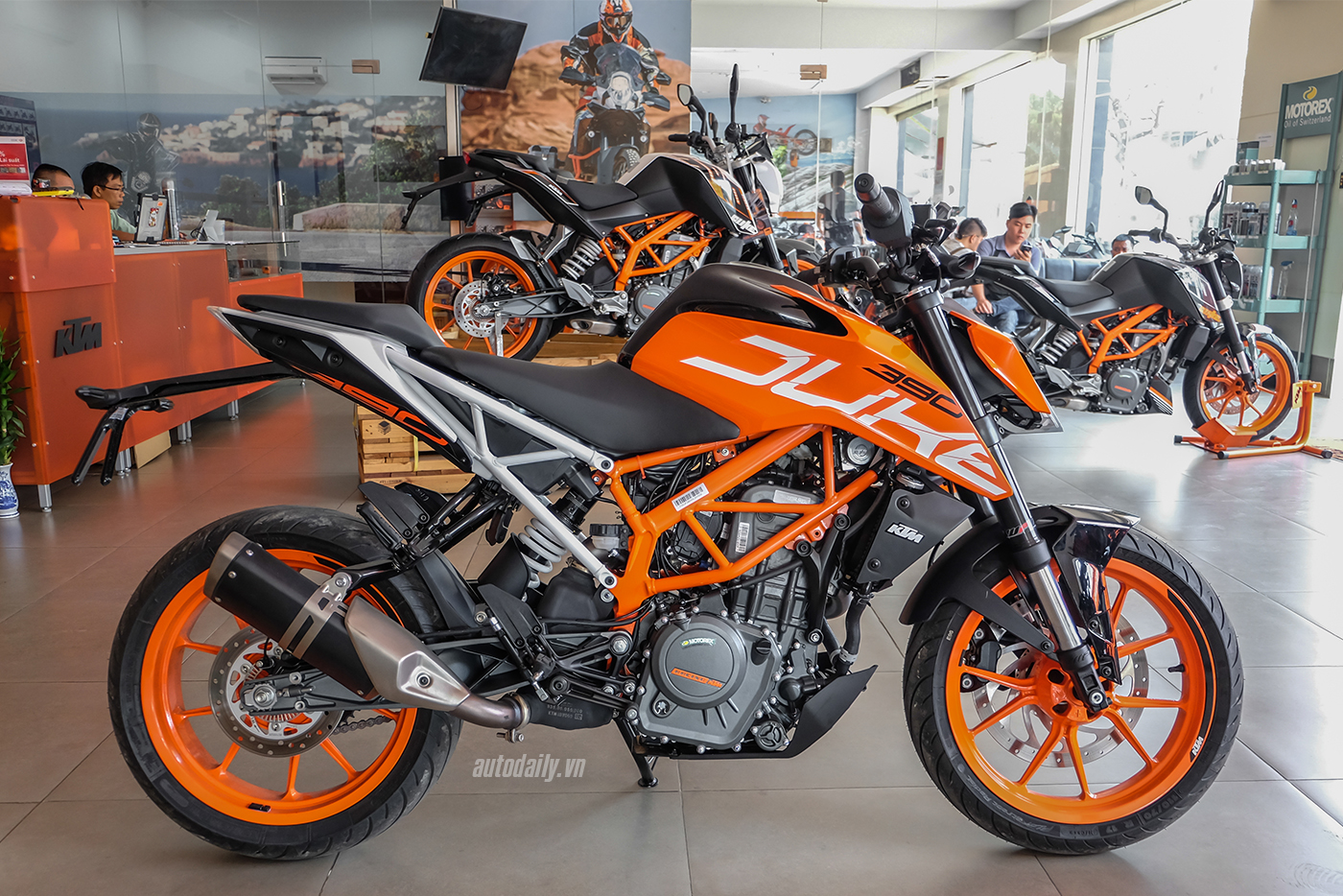 ktm-duke-390-2018-10.jpg