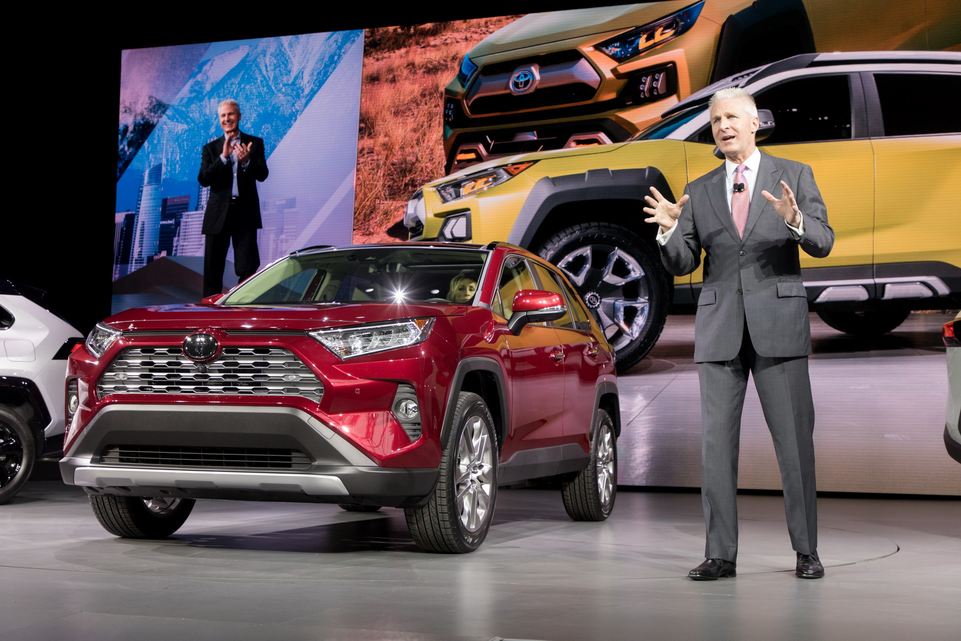 2019-toyota-rav4-4-1.jpg