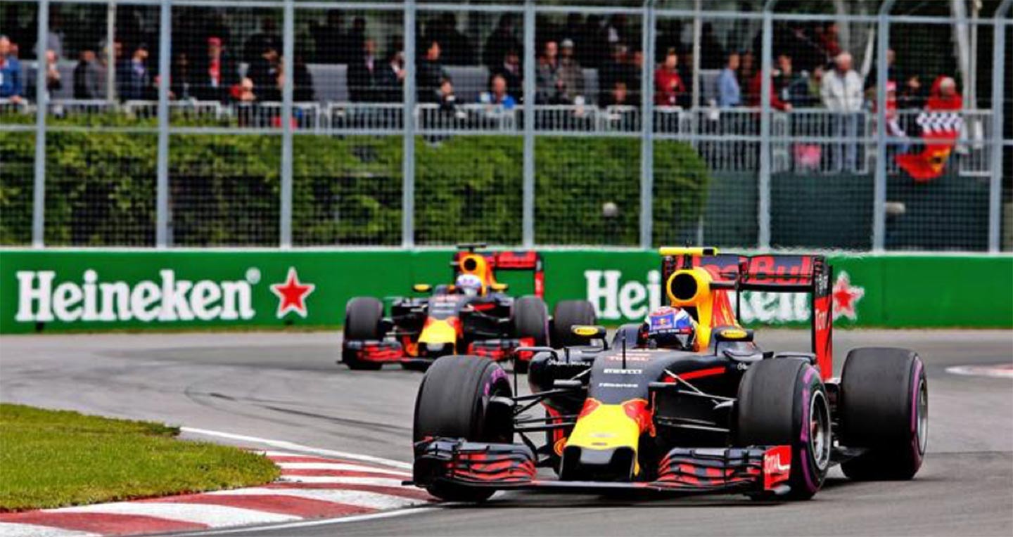 Xe đua F1 sắp cập bến, fan Việt “dậy sóng”