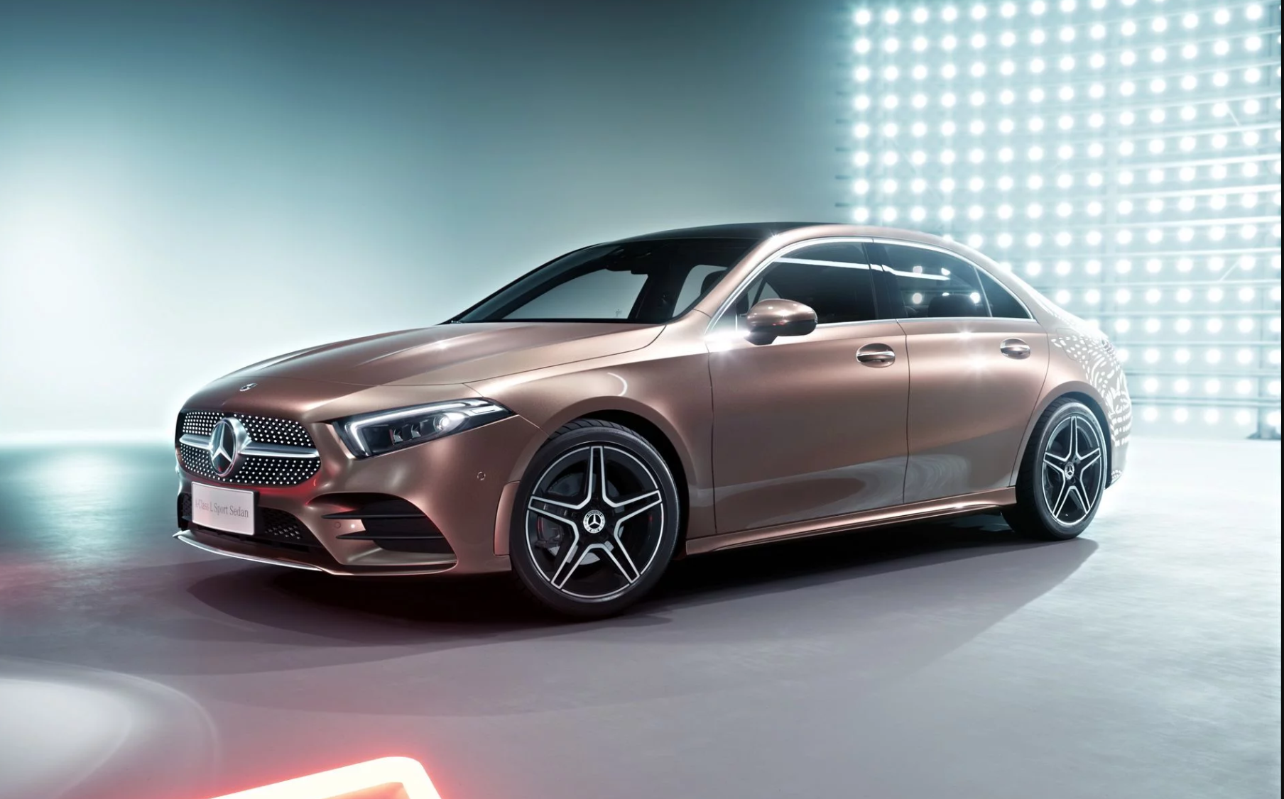 a-class-l-sedan-2019-02.png