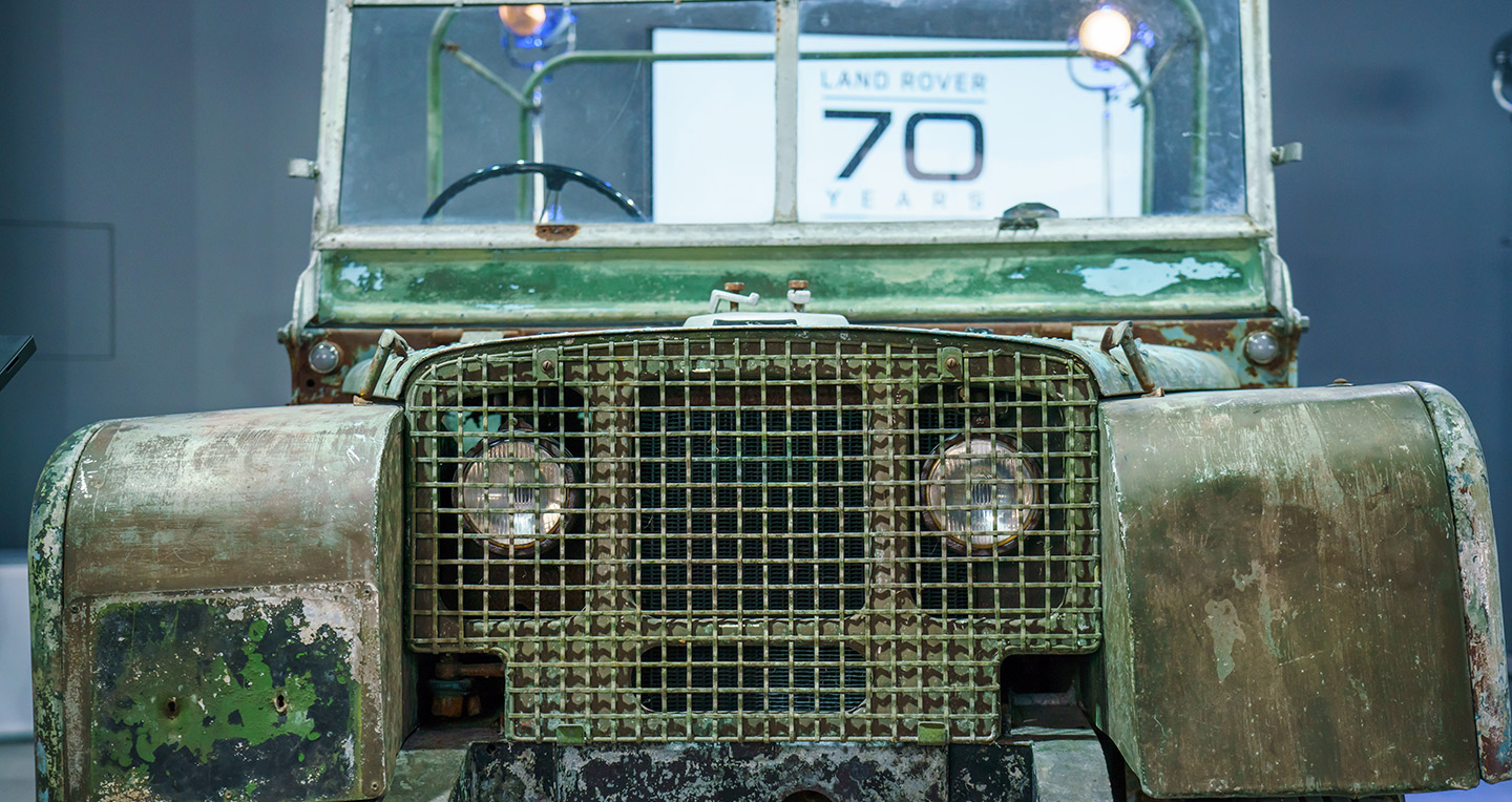 land-rover-70-years-04.jpg