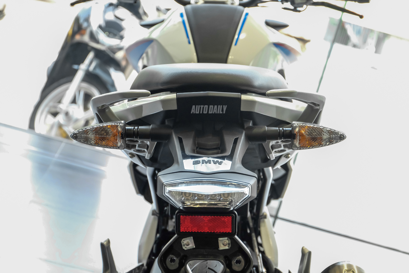 bmw-g310r-14.jpg