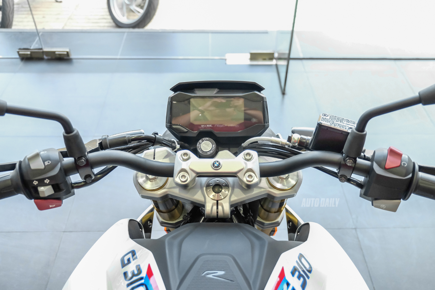 bmw-g310r-22.jpg